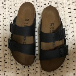 Black Birkenstock’s